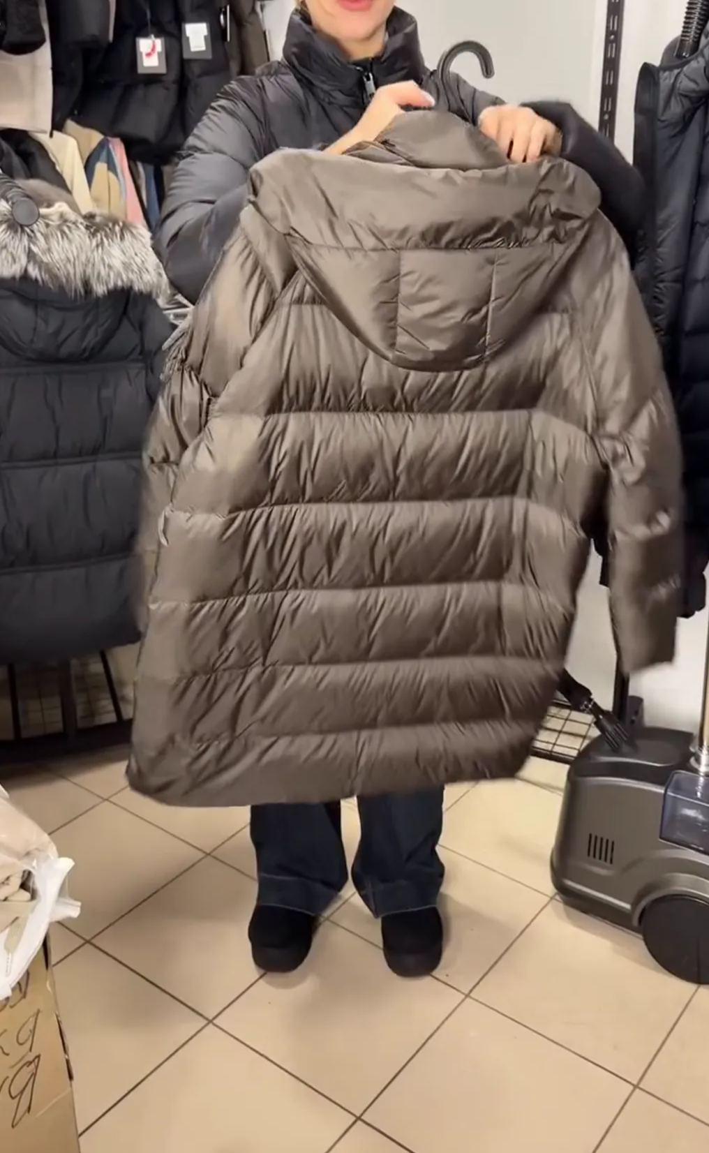 [Copy]Charcoal Gray Puffer Coat with Oversized Faux Fur Trim