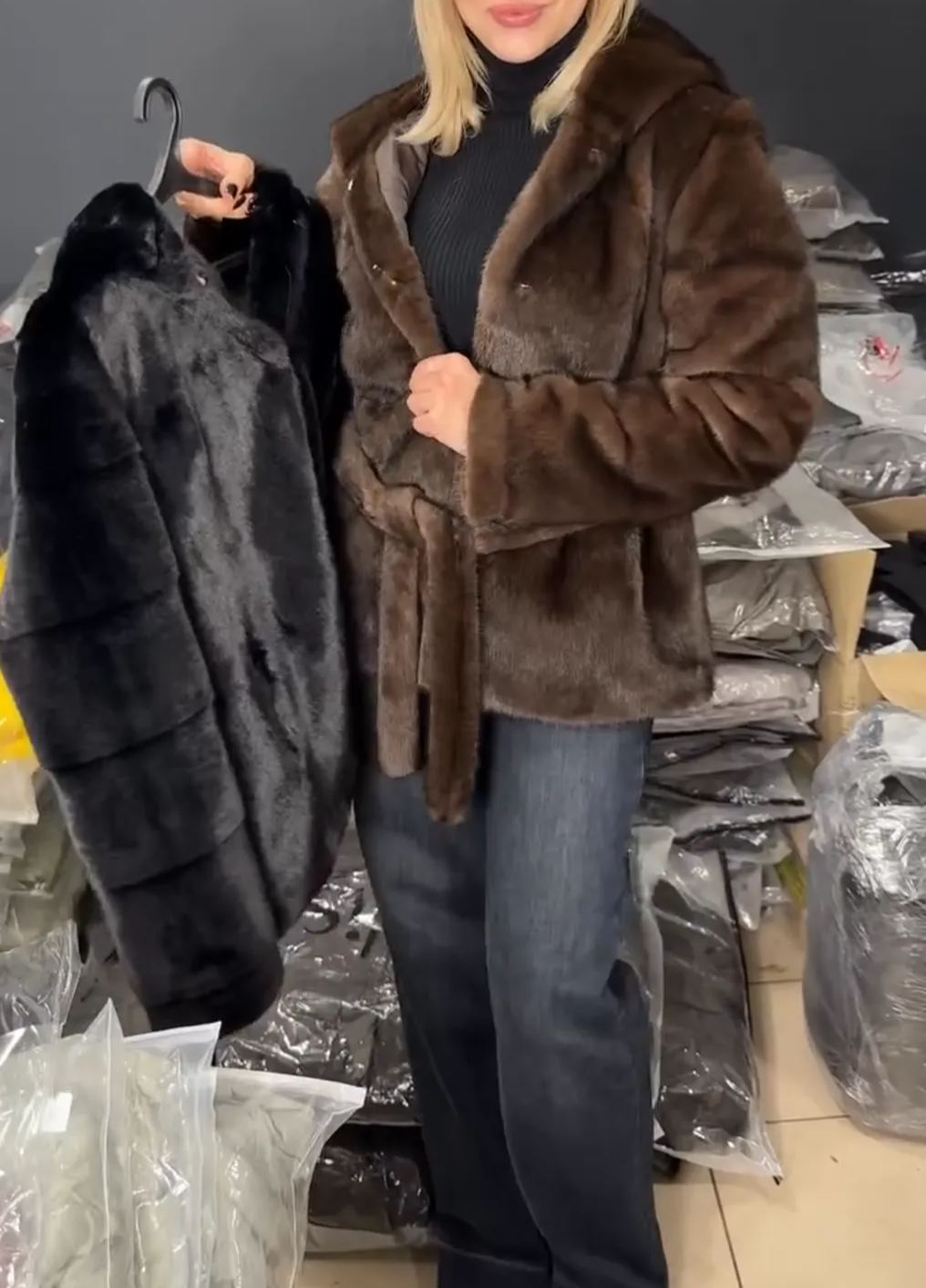 [Copy]Black & Tan Two-Tone Coat with Oversized Faux Fur Collar