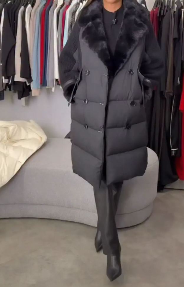 [Copy]Plaid two-tone coat with faux fur accen