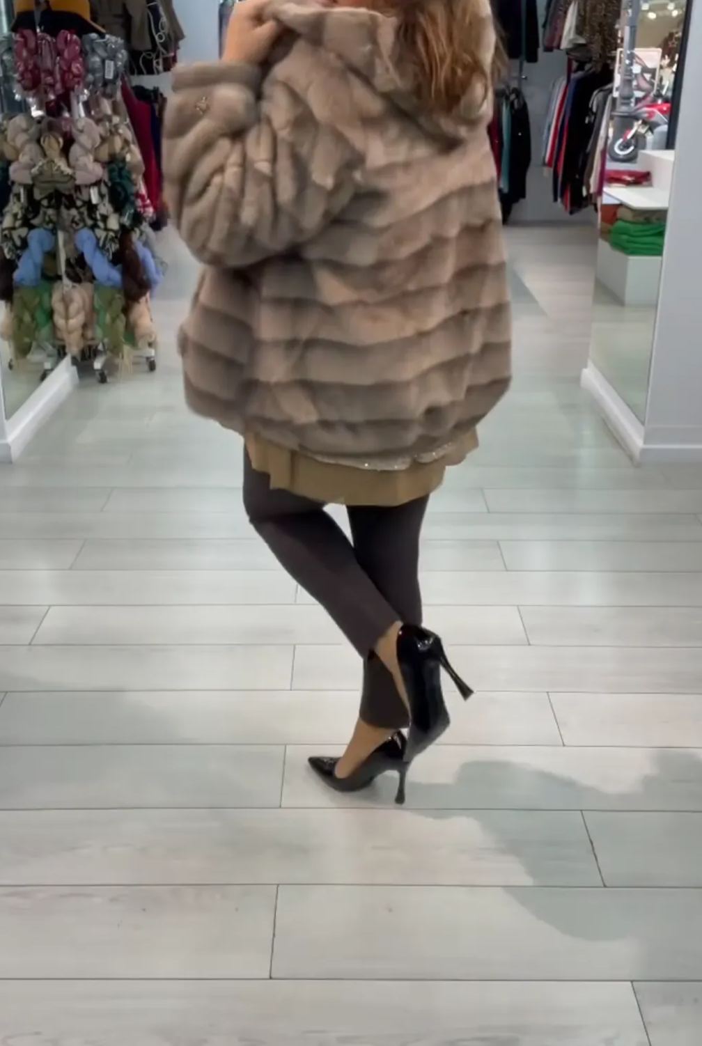 [Copy]White Faux Fur Maxi Coat