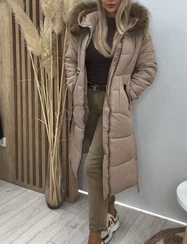 [Copy]Beige Quilted Puffer Coat with Faux Fur Hood & Trim
