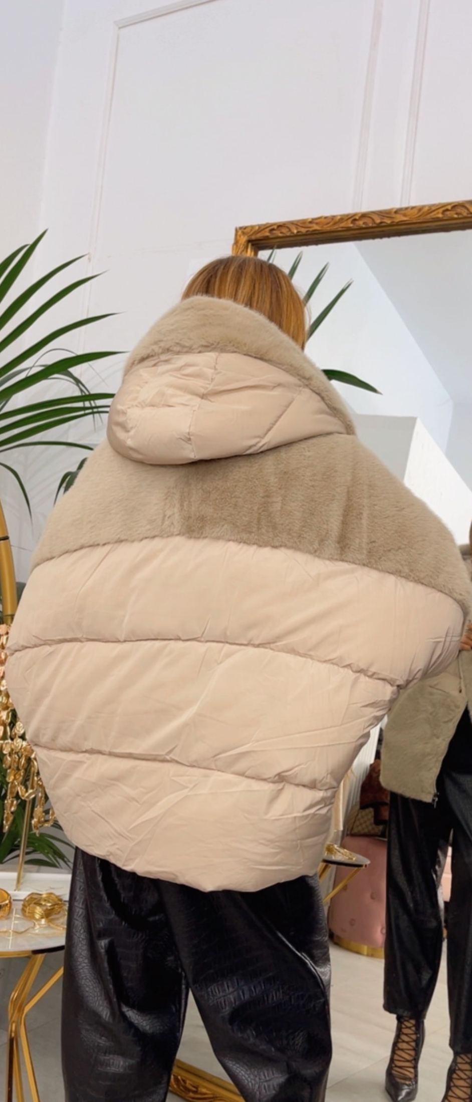 [Copy]Faux fur hooded jacket with self-tie belt and ribbed details