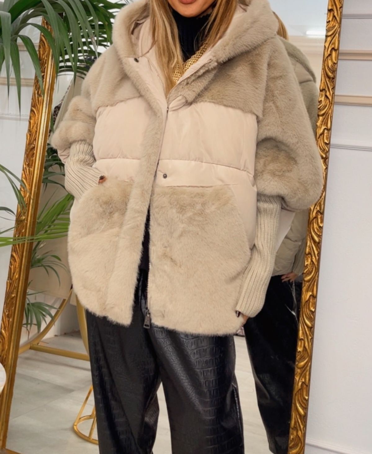 [Copy]Faux fur hooded jacket with self-tie belt and ribbed details