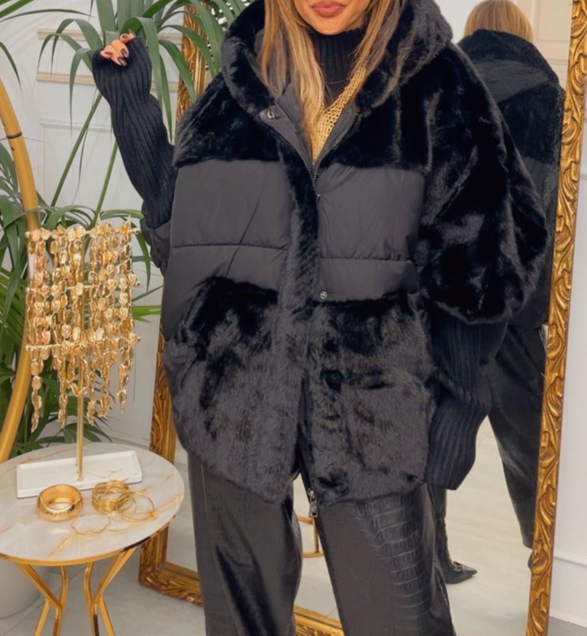 [Copy]Faux fur hooded jacket with self-tie belt and ribbed details