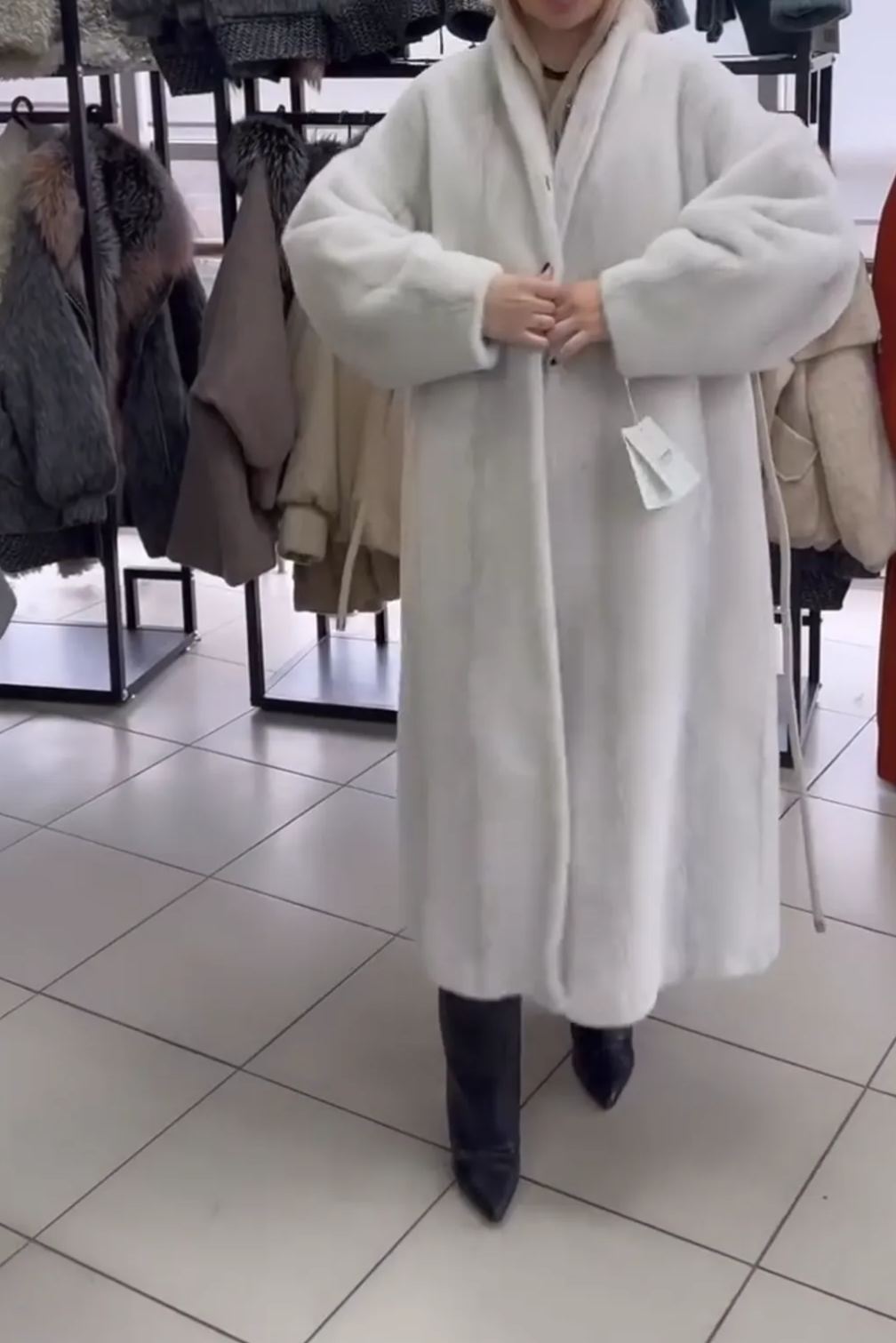[Copy]Light Beige Cable-Knit Faux Fur Longline Coat