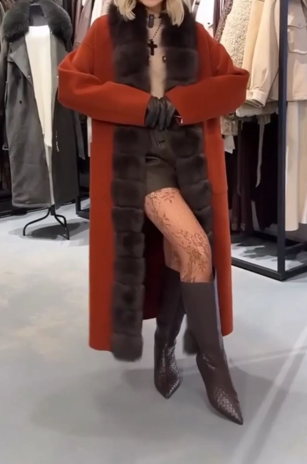 [Copy]Dark Brown Faux Fur Hooded Jacket (Oversized Silhouette)