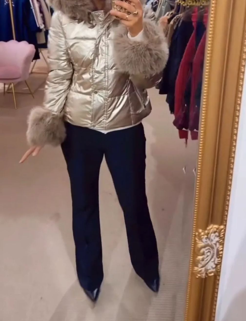 [Copy]Ivory Puffer Coat with Oversized Faux Fur Lapel Detail