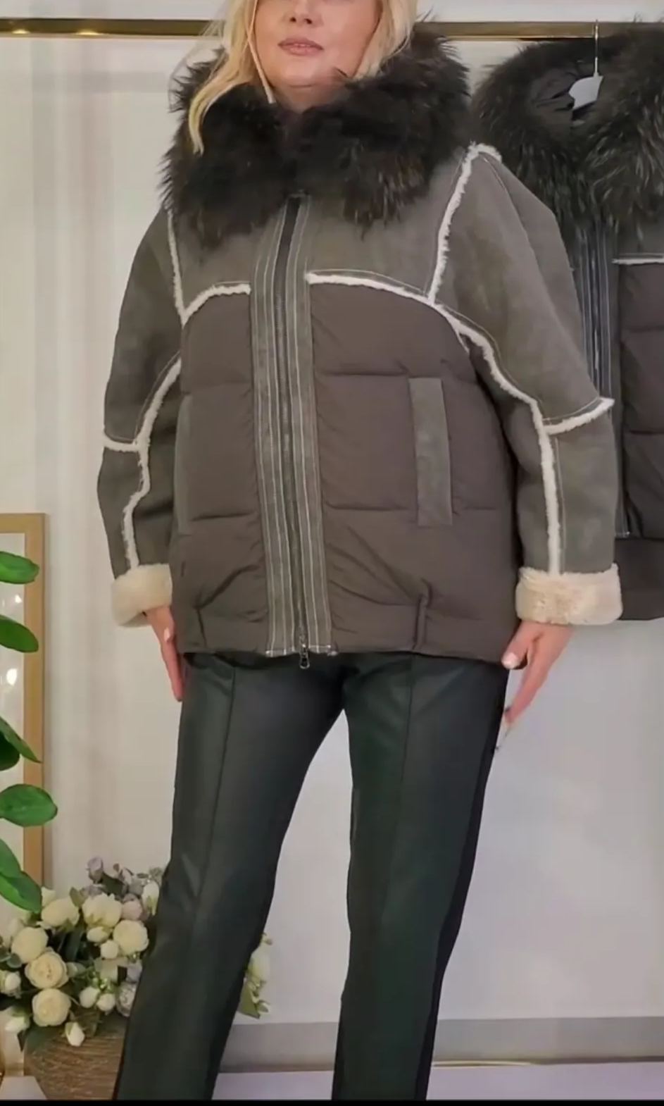 [Copy]Pale Silver Puffer Coat with Faux Fur Hood & Embroidered Crest/Bees Detail