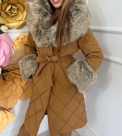 [Copy]Long down jacket with faux fur hood and adjustable cuffs