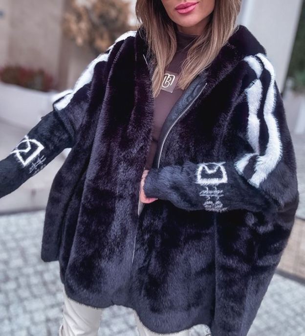 [Copy]Emerald Quilted Puffer Jacket with Oversized Tan Faux Fur Hood