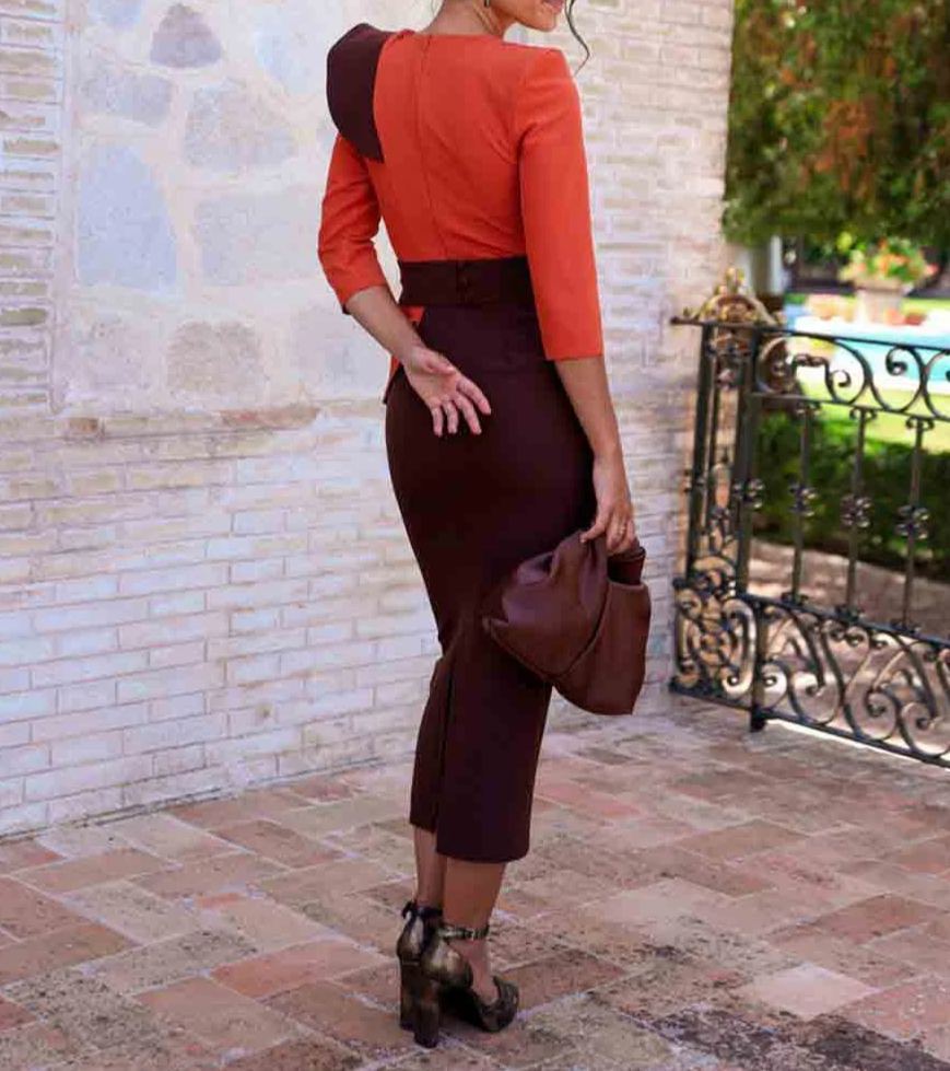 [Copy]Elegant Two-Piece Crop Top & Tiered Maxi Skirt Set – Black & Taupe Formal Wear