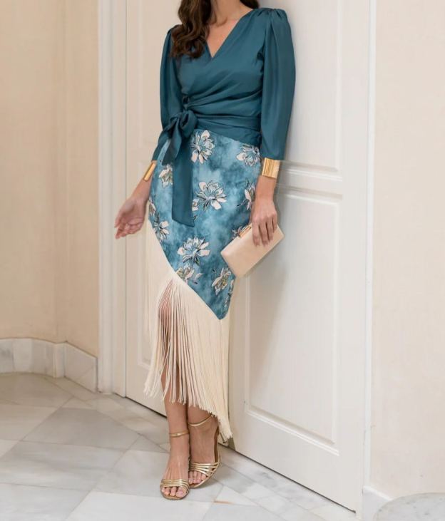 [Copy]Sky Blue Tiered Fringe Maxi Dress with Puffed Sleeves & Deep V-Neck