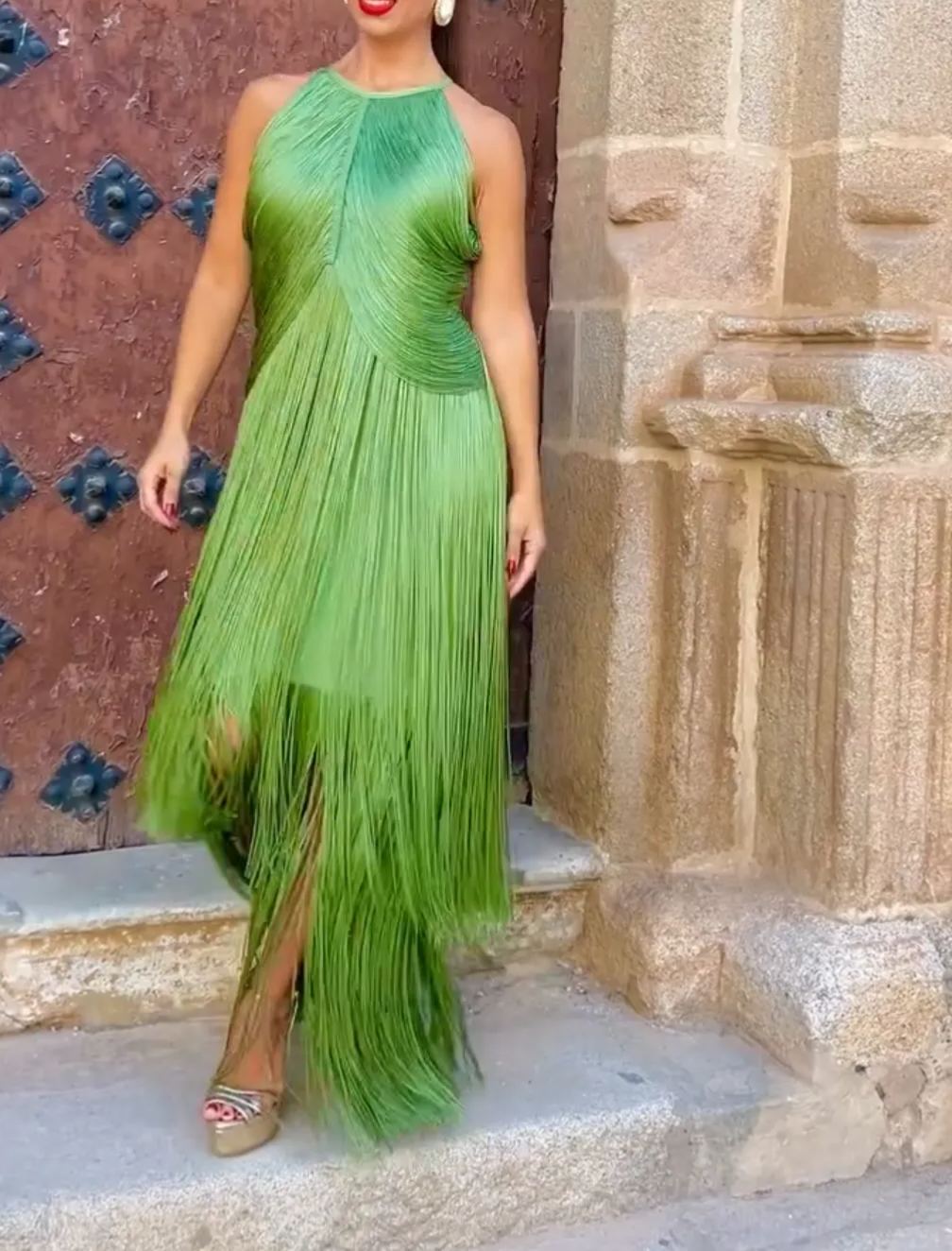 [Copy]Black One-Shoulder Maxi Dress with White Floral Embroidery & Layered Fringe Detail