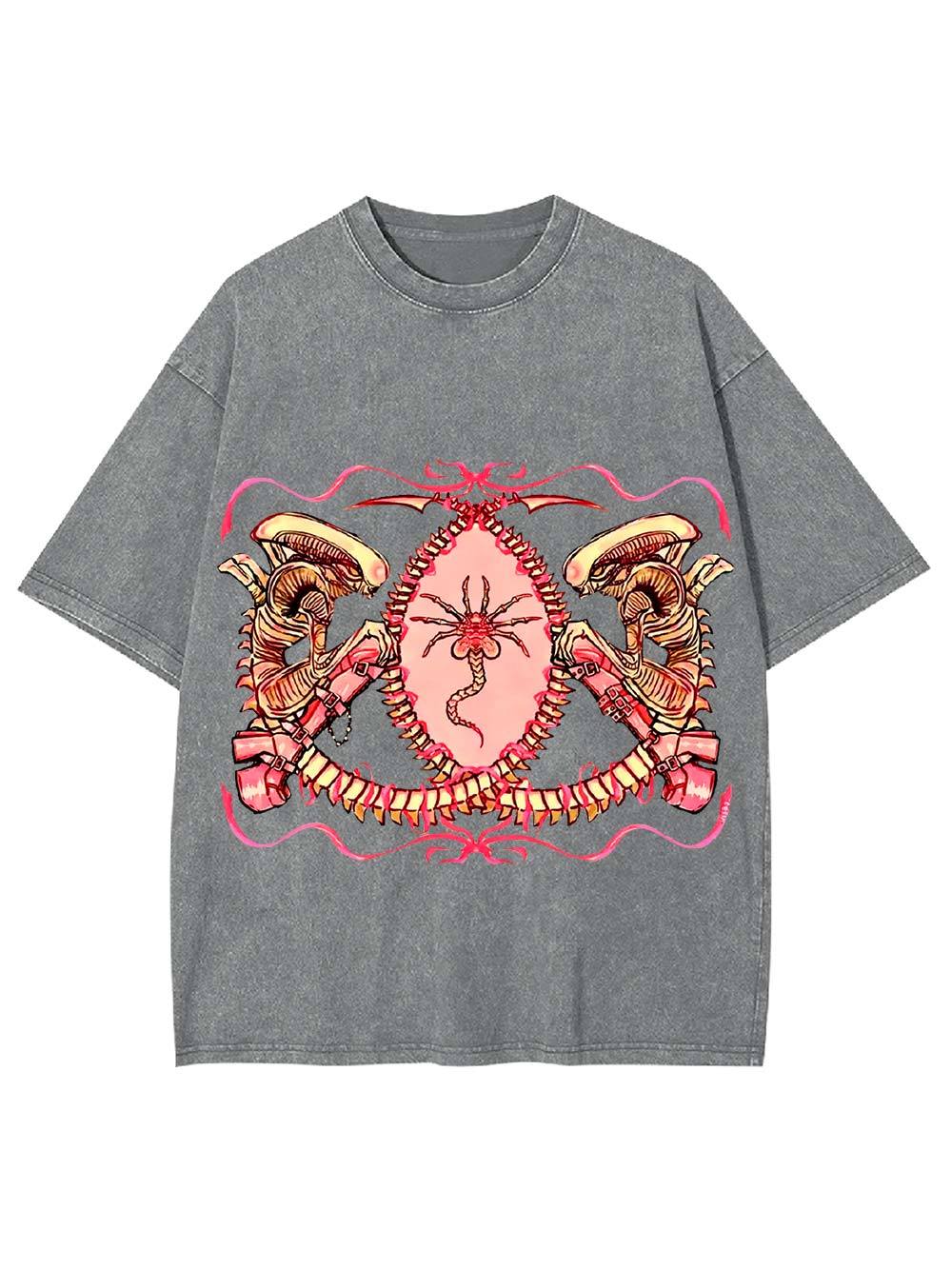 Alien Embrace Washed Tshirt