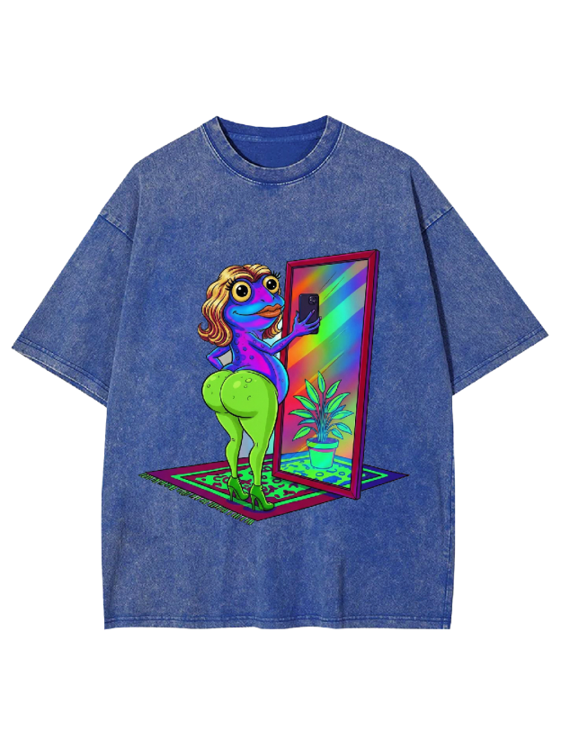 "Selfie Frog Diva Washed Tshirt