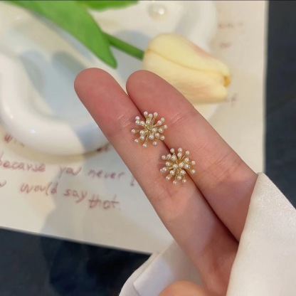 Small pearl earrings, elegant and versatile, simple earrings