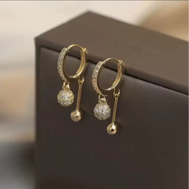 All-match gold diamond ball earrings A Pair