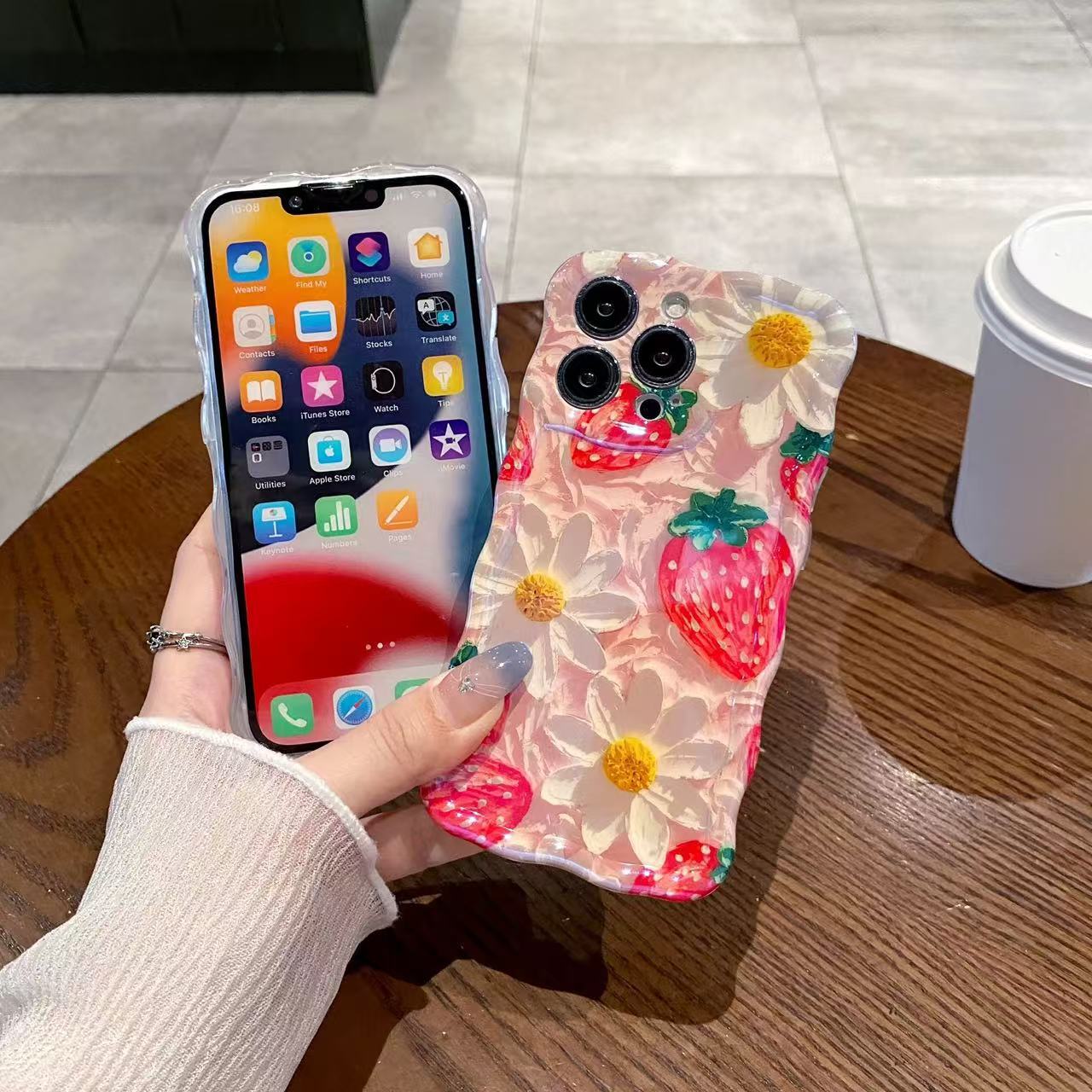 Twist flower phone case