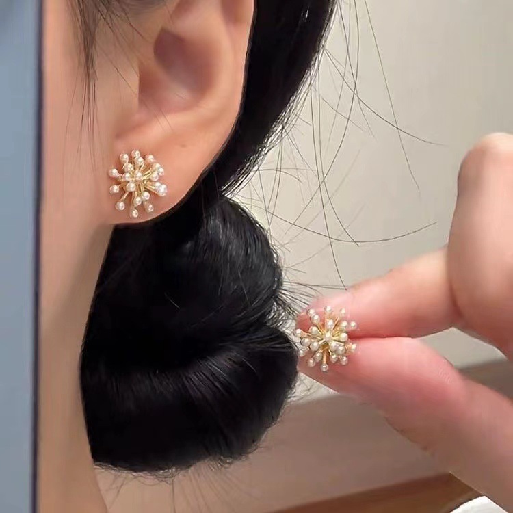 Small pearl earrings, elegant and versatile, simple earrings