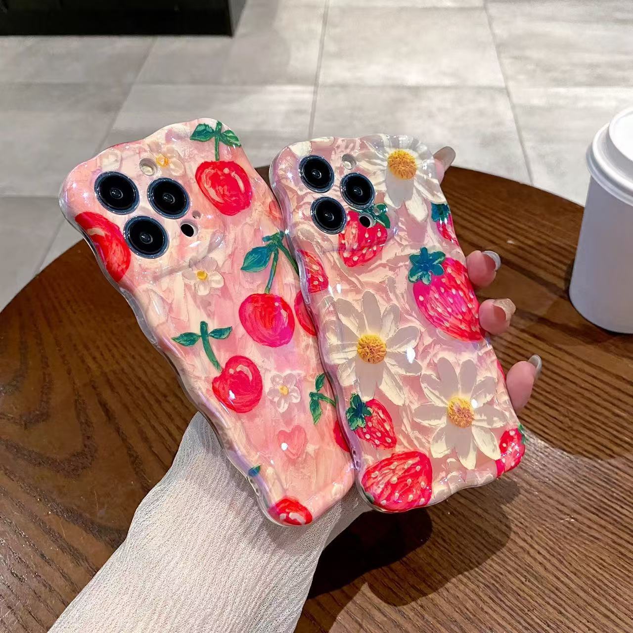 Twist flower phone case
