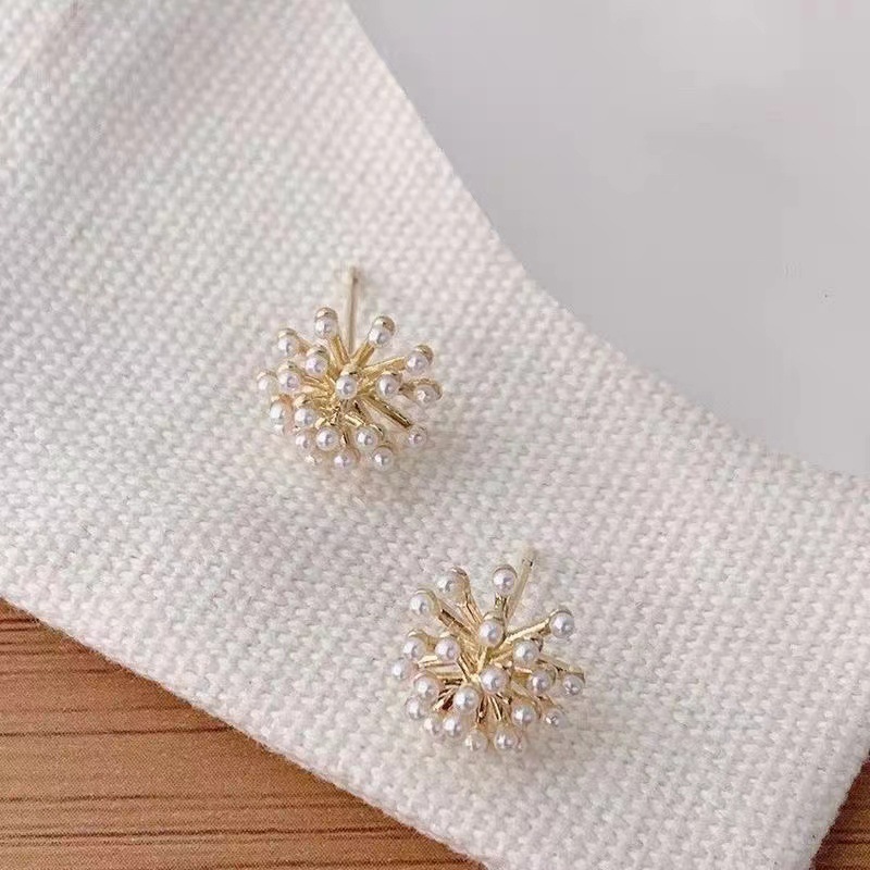 Small pearl earrings, elegant and versatile, simple earrings