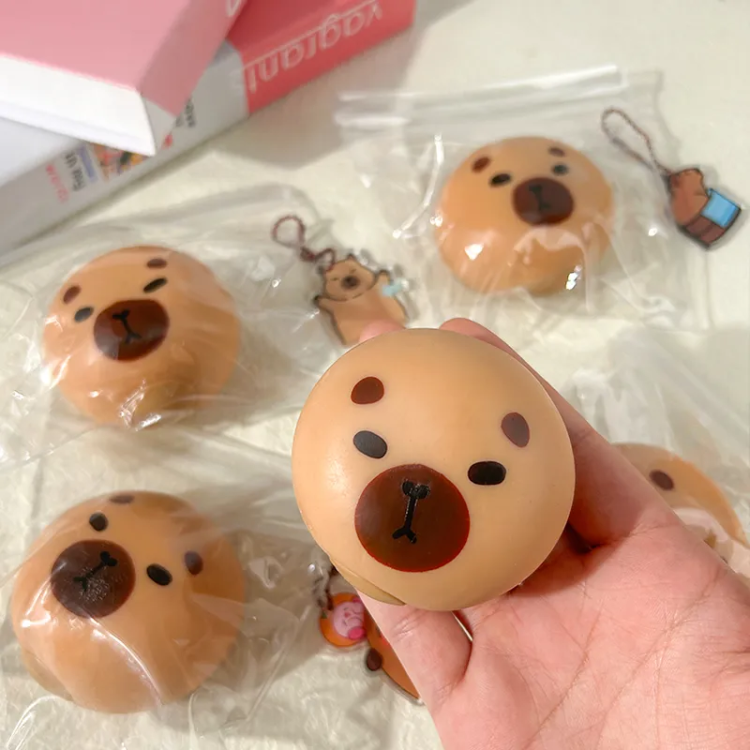 Capybara Squishy Toy（6cm Capybara with acrylic tag）Buy 1 and get 2 free💥3PCS