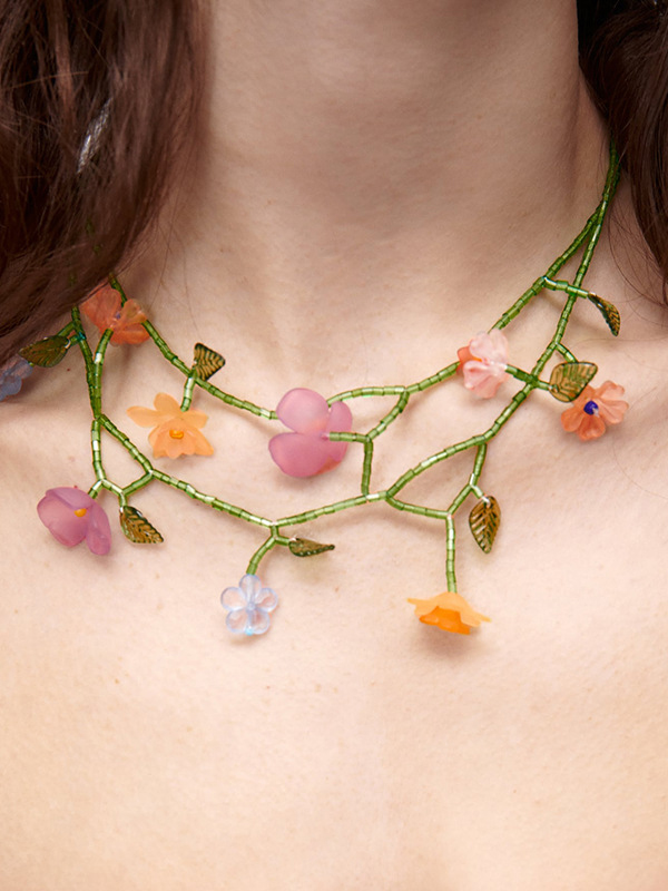 Colorful resin flower necklace