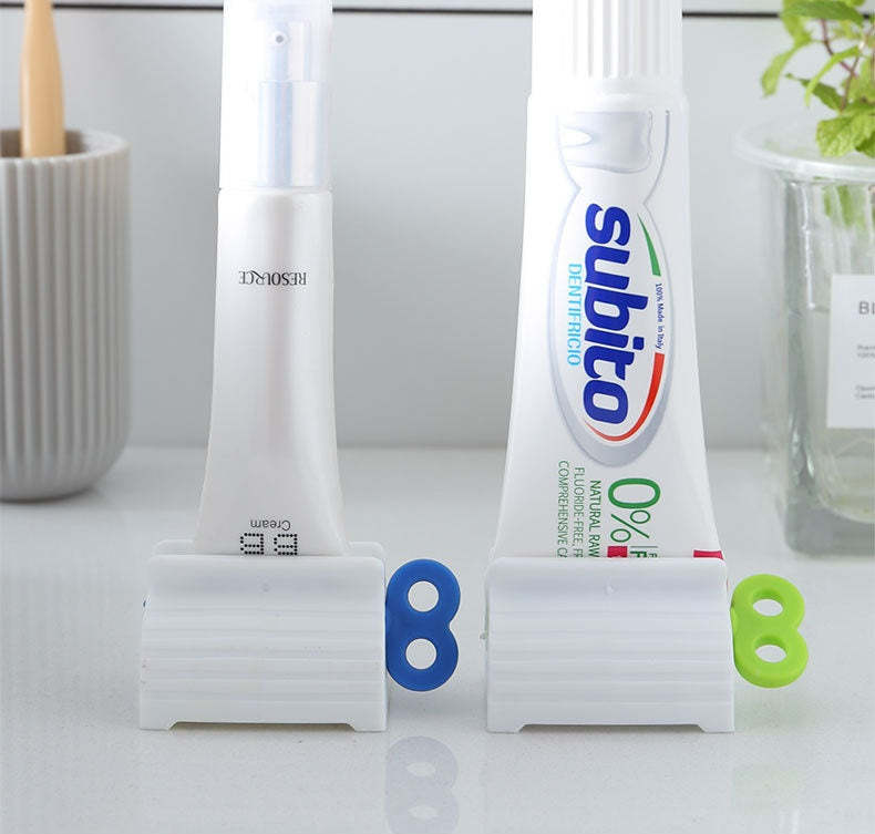 Rolling Toothpaste Squeezer (Buy 3 items and save 40% off)