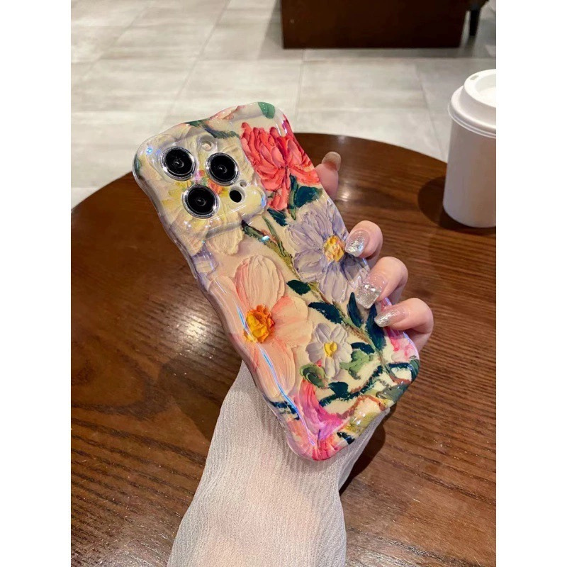 Twist flower phone case