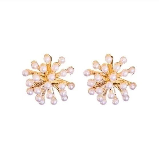 Small pearl earrings, elegant and versatile, simple earrings