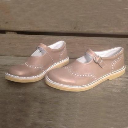 Flat-soled shallow round-toe buckled shoes for women