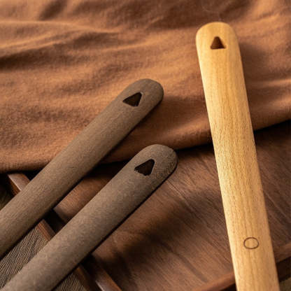 Wooden Long Handle Magnetic Shoehorn