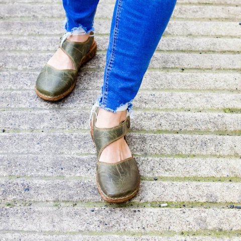 Women's flat round toe casual sandals