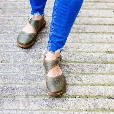 Women's flat round toe casual sandals