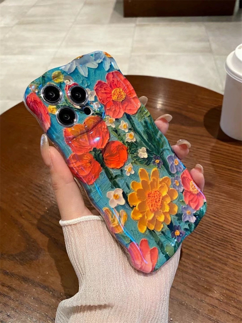 Twist flower phone case