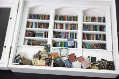 📚Shake Away Your Anxiety Bookshelf Decoration