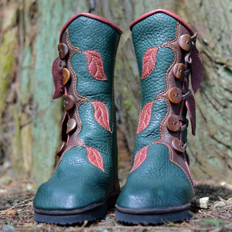 Embroidered flat boots for women, fashionable, versatile and warm