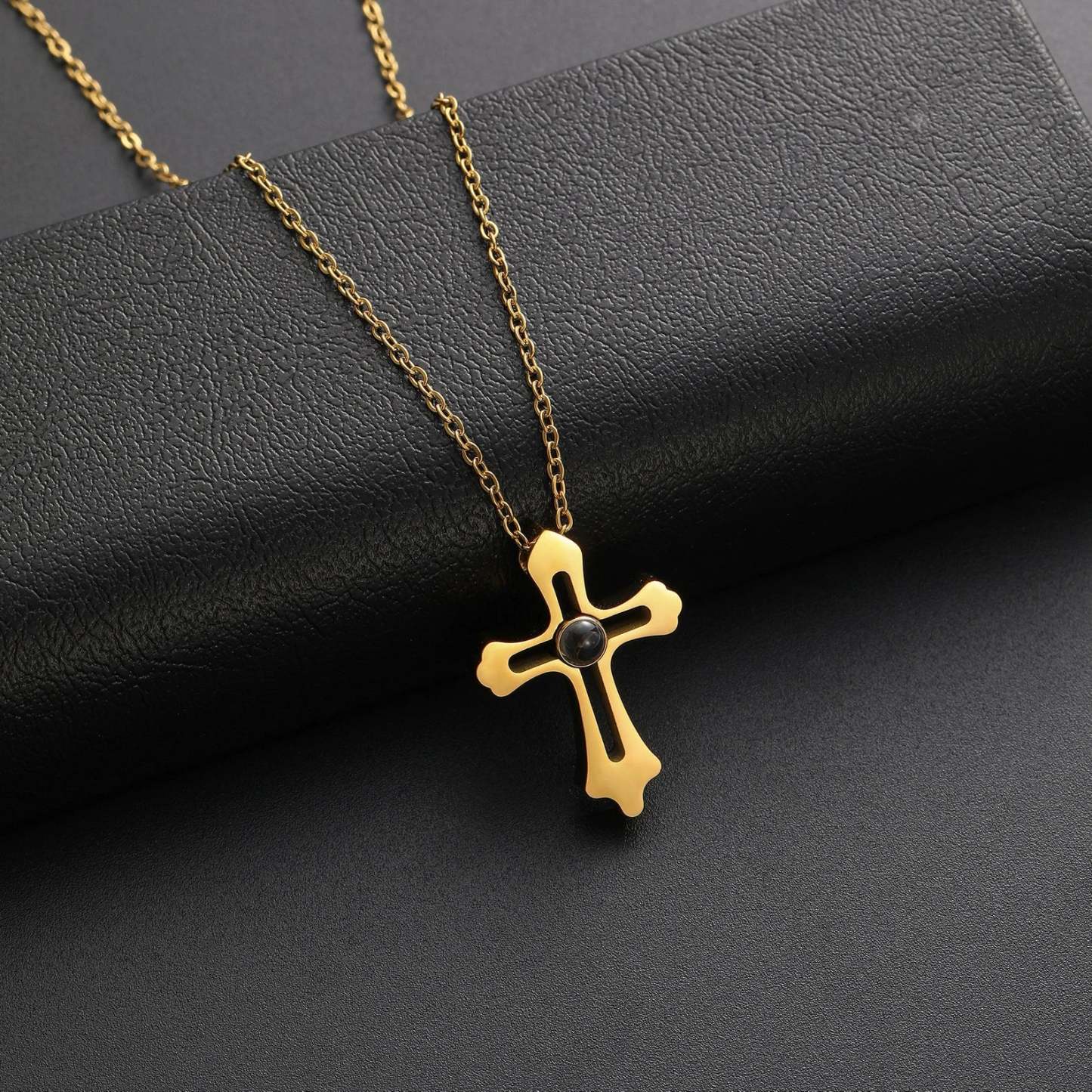 Eternal Love Projection Necklace – A Timeless Symbol of Devotion