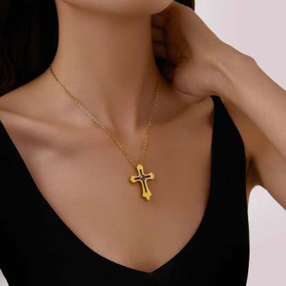 Eternal Love Projection Necklace – A Timeless Symbol of Devotion