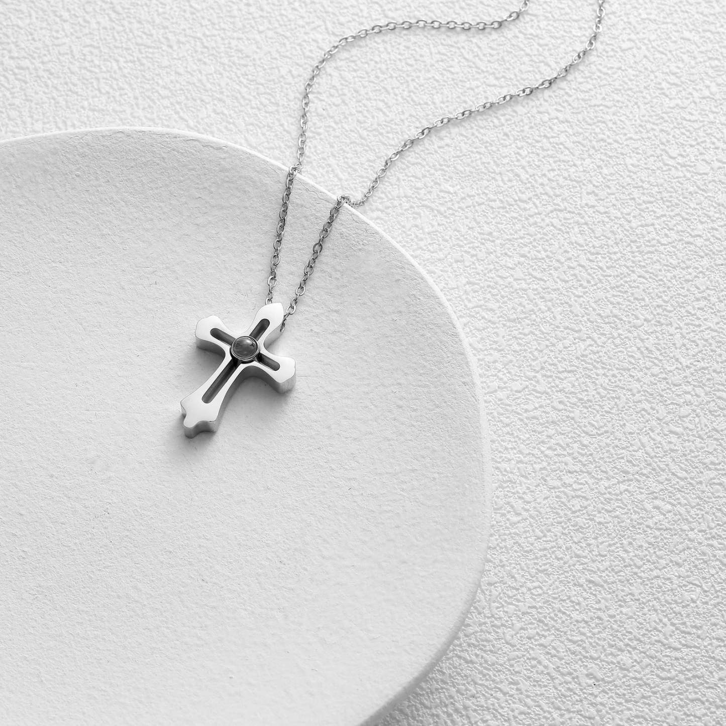 Eternal Love Projection Necklace – A Timeless Symbol of Devotion
