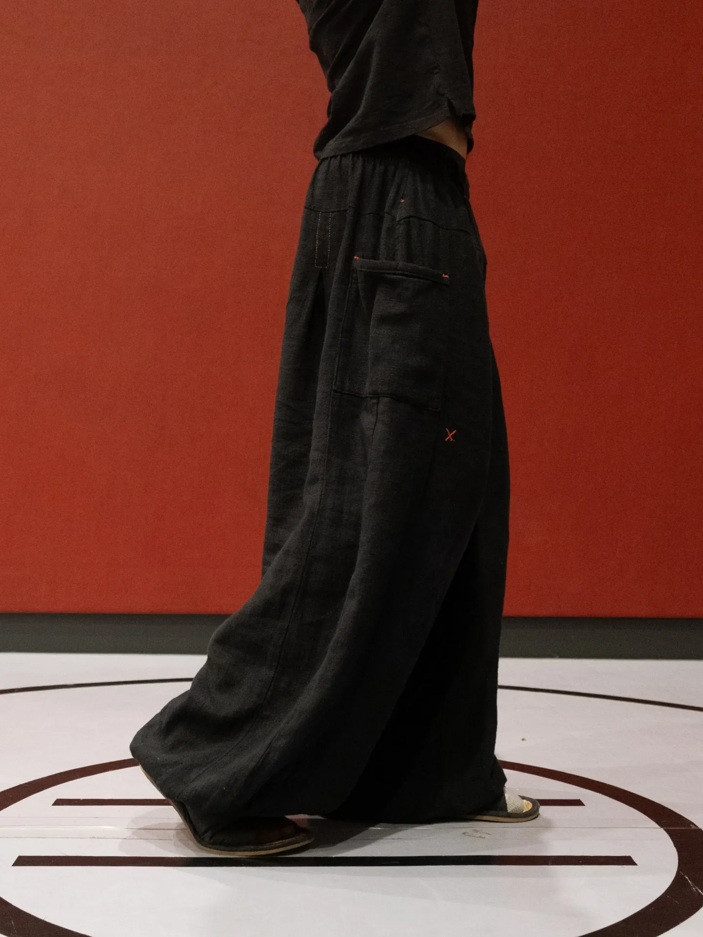FLAX PLEATED WIDE-LEG PANTS