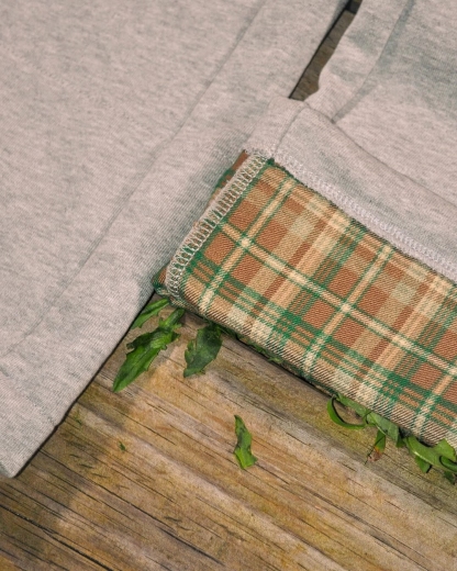 LAZY PLAID SWEATS