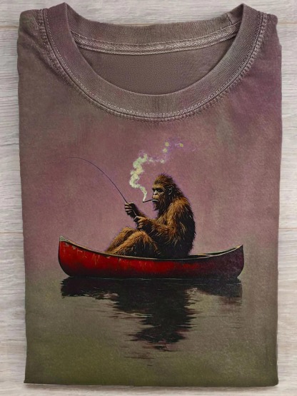 Bigfoot on a Red Canoe Fishing Retro Art Print Casaul Short Sleeve T-shirt