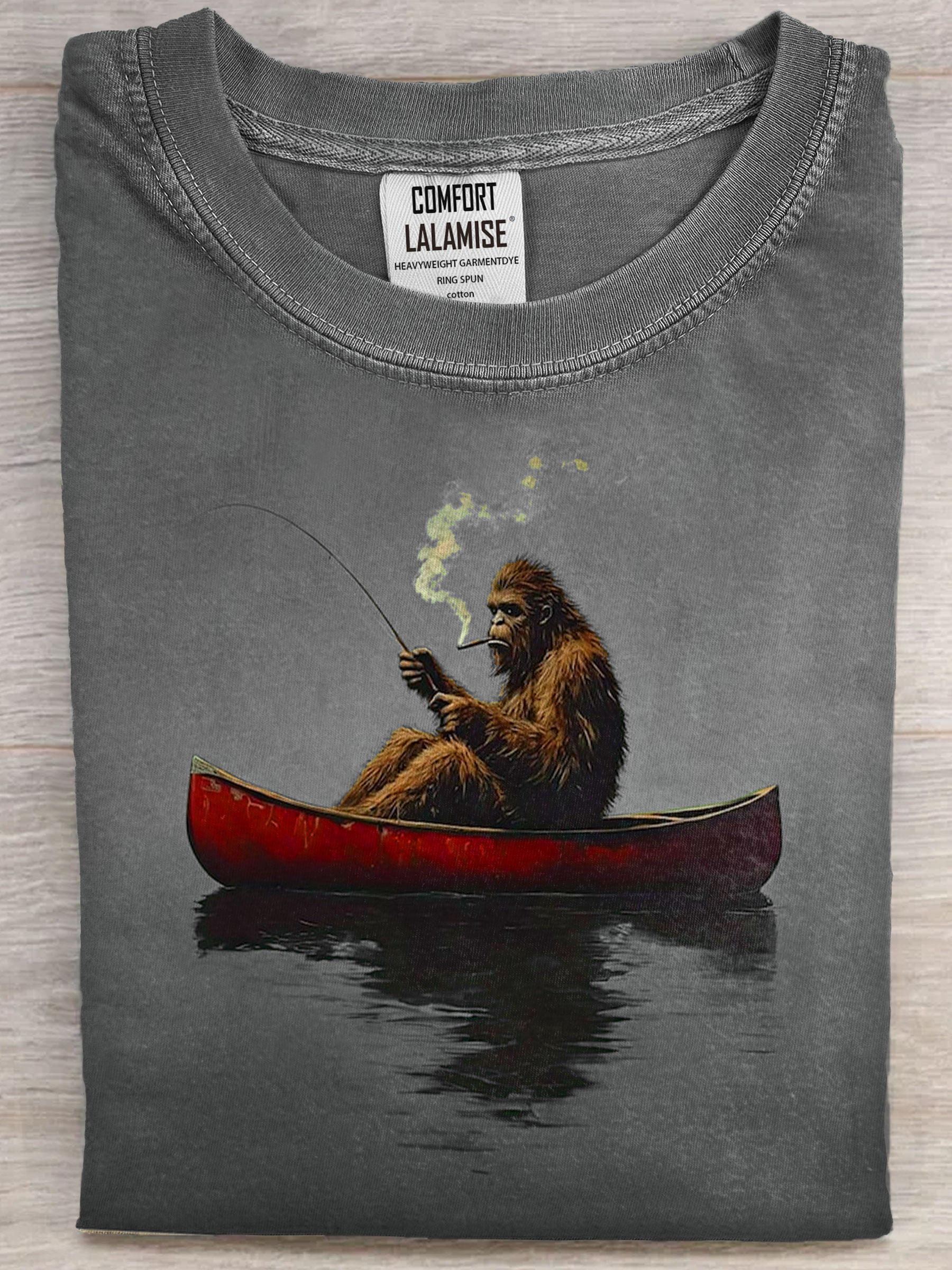 Bigfoot on a Red Canoe Fishing Retro Art Print Casaul Short Sleeve T-shirt