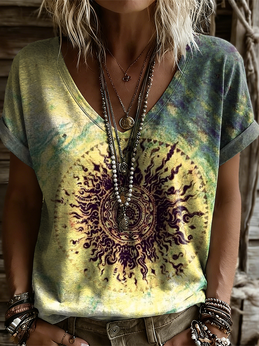 Women's Retro Ethnic Floral Art Print Casual Short-sleeve V-neck T-shirt