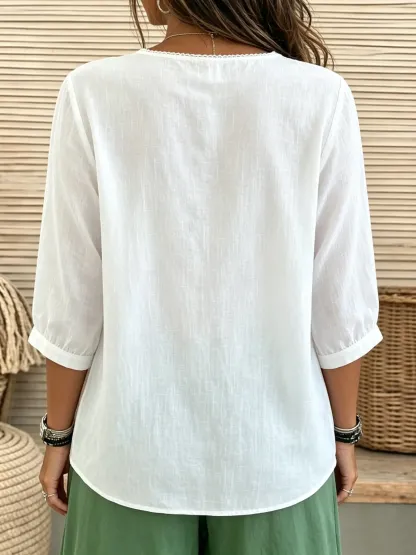 Women's Solid Color Floral Lace Trim V-Neck 3/4 Sleeve Top