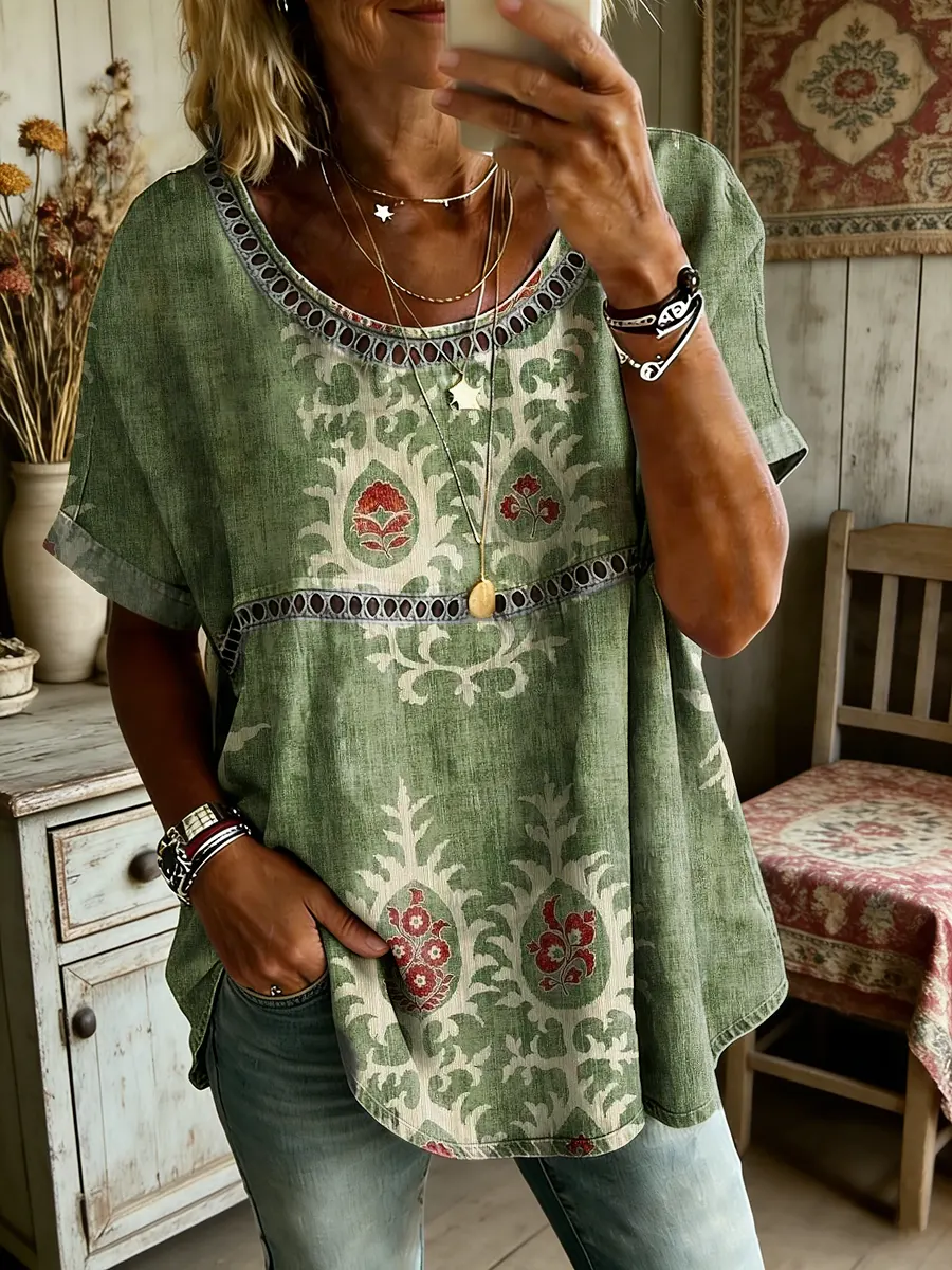 Women's Ethnic Art Print Round Neck Short Sleeve Hollowed-out Shirt