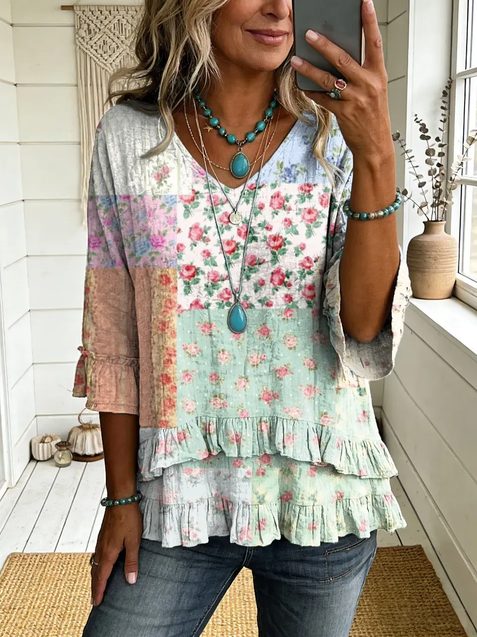 Women's Retro Colorful Patchwork Floral Art Print Casual Lace-Trimmed T-Shirt