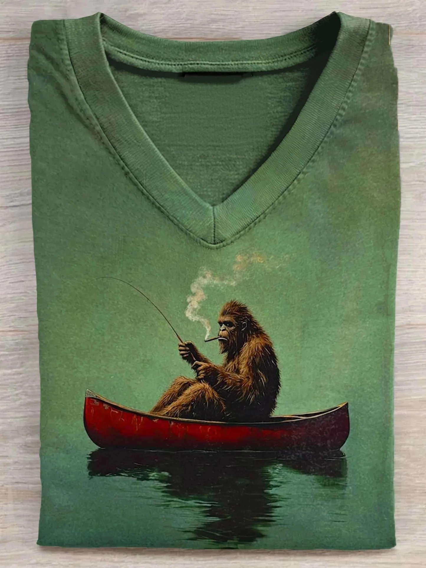 Bigfoot on a Red Canoe Fishing Retro Art Print Casaul Short Sleeve T-shirt