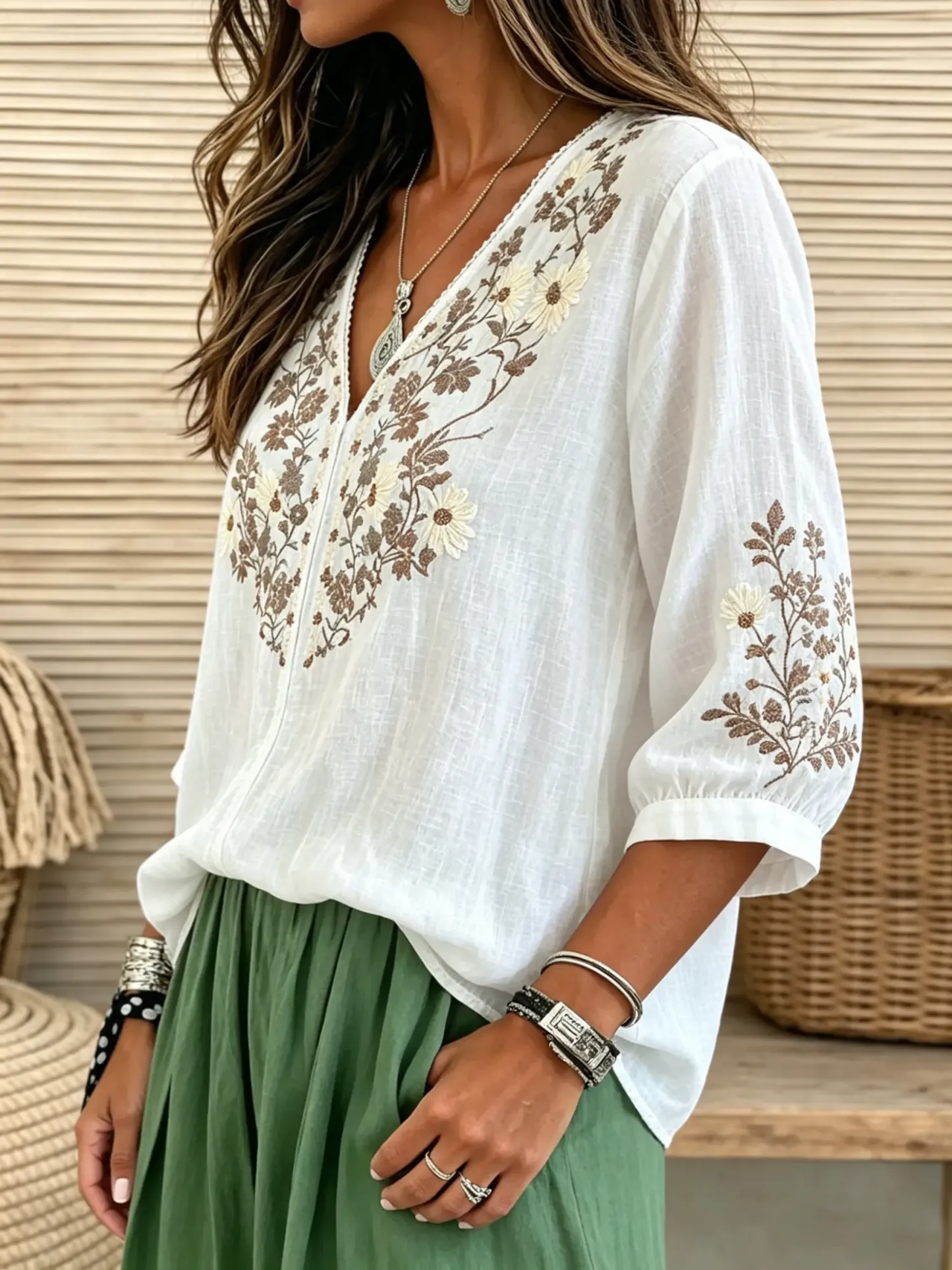 Women's Solid Color Floral Lace Trim V-Neck 3/4 Sleeve Top